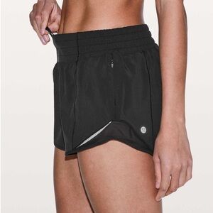 Lululemon Hotty Hot Short *High-Rise 2.5"